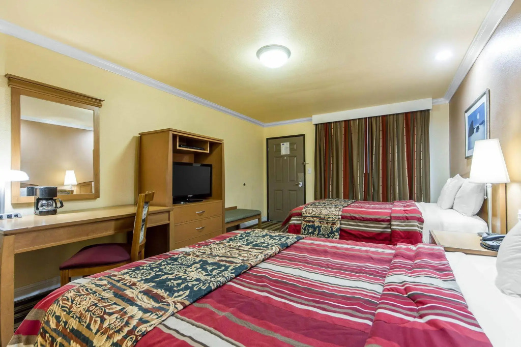 Rodeway Inn & Suites Oakland