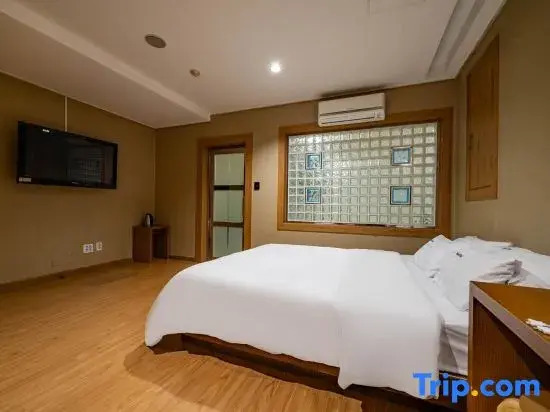 Nabeeya Hotel