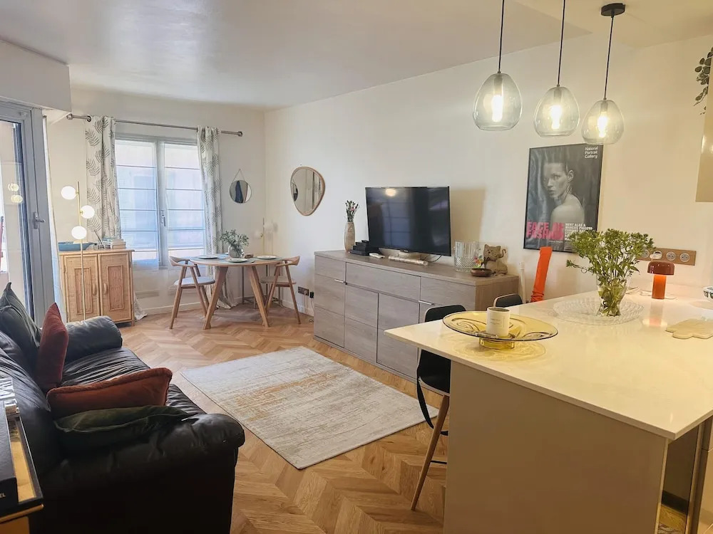 Lovely one Bedroom Apartment With Balcony Wifi Just Minutes Walk From Palais and Cannes Beaches - 109