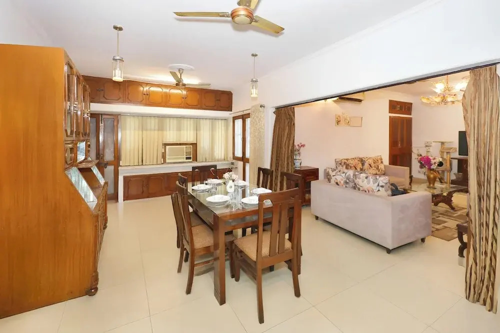 Amber Crest by Redolive10min ~airportdelhi2bhk