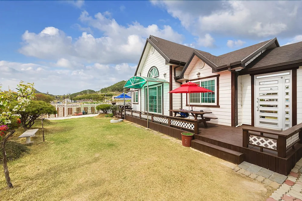 Yeosu Gold Light Pension