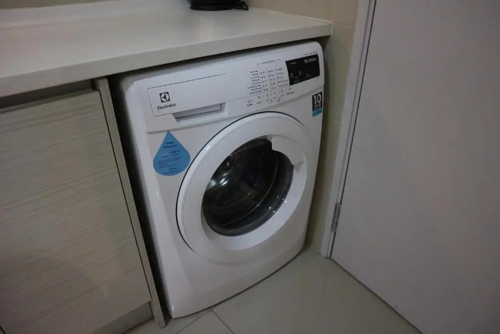 Vince's ICity designer suite central i-city with pool ,wifi free parking