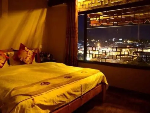 Lijiang Mountain Lion Inn(丽江狮子山客栈)