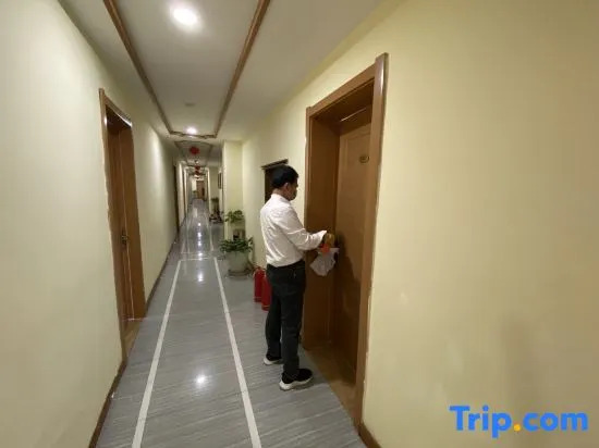 Zilongge Inn (Taiyuan Railway Station Wuyi Square Branch)