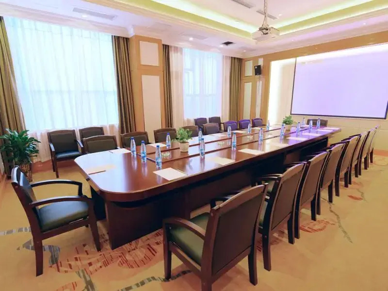 Vienna Hotel (Yongzhou District Government Square)