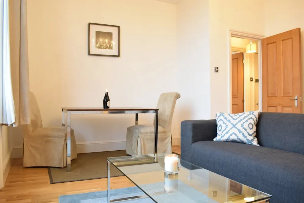 1 Bedroom Flat In Little Venice