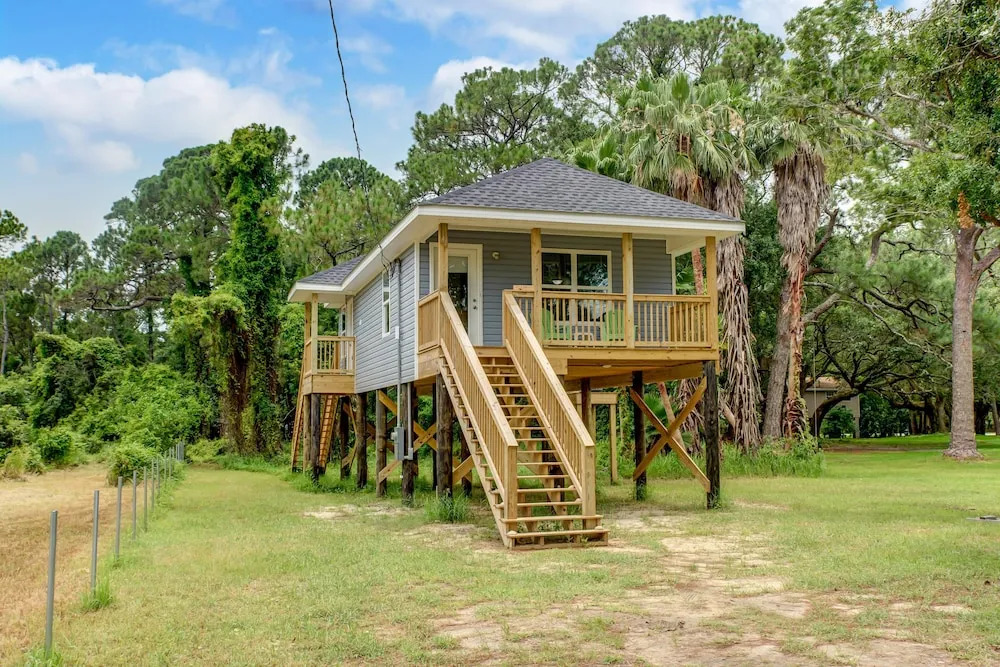 Coconut Cottage - 1109 Chaumont