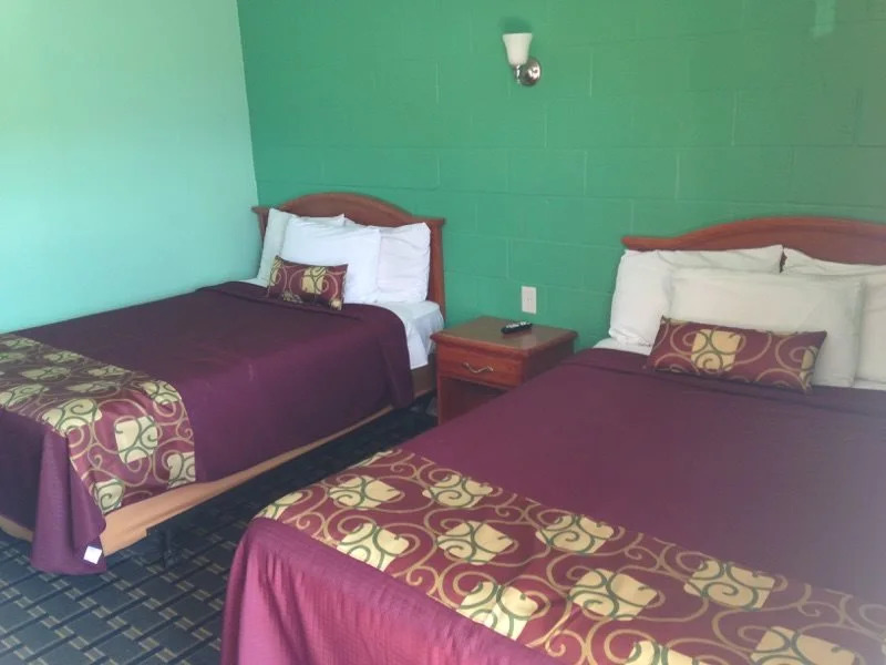 Sleep-ees Inn, Saginaw & Frankenmuth