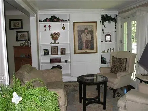 Le Papillon Bed and Breakfast