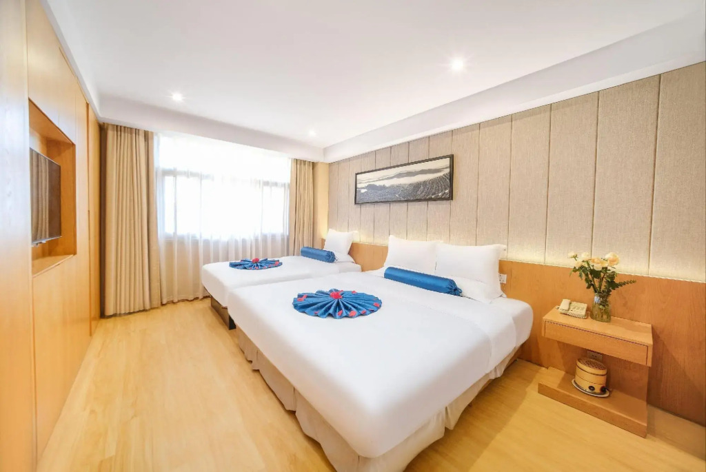 Soaring Dragon Hotel
