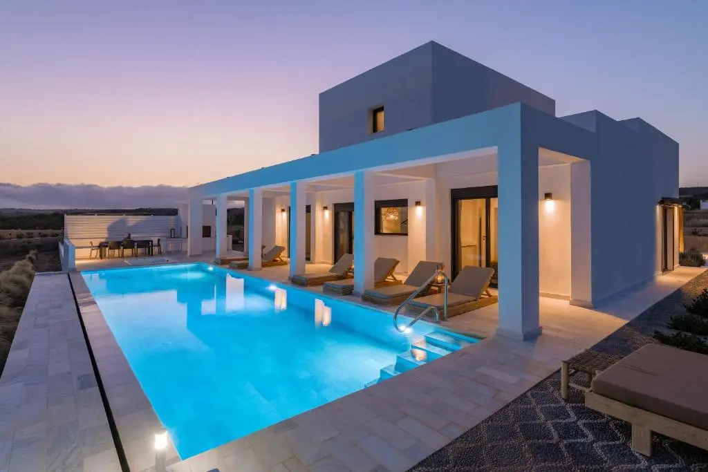 Seastar Villa Large Pool & Jacuzzi Retreat