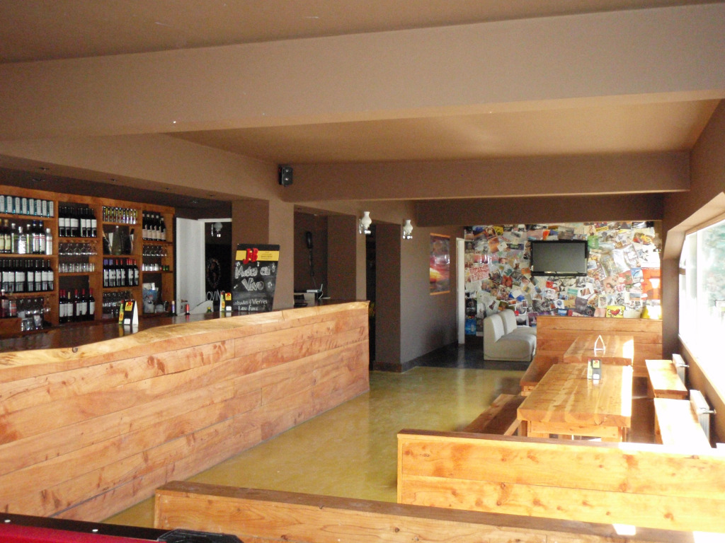Moving Hostel Travel Bar