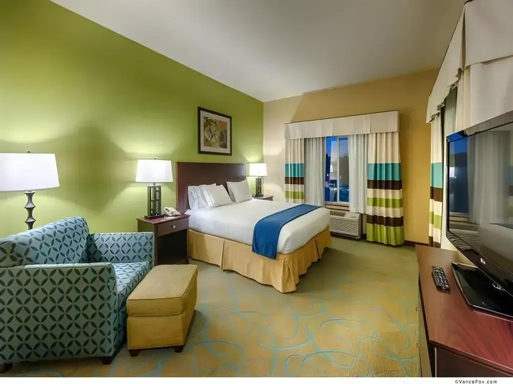 Holiday Inn Express Hotel & Suites Red Bluff-South Redding by IHG