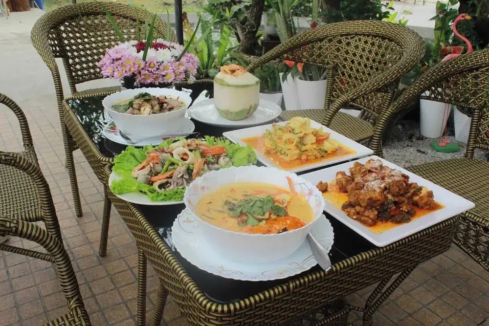 Sukhothaigrand hotel and landmark