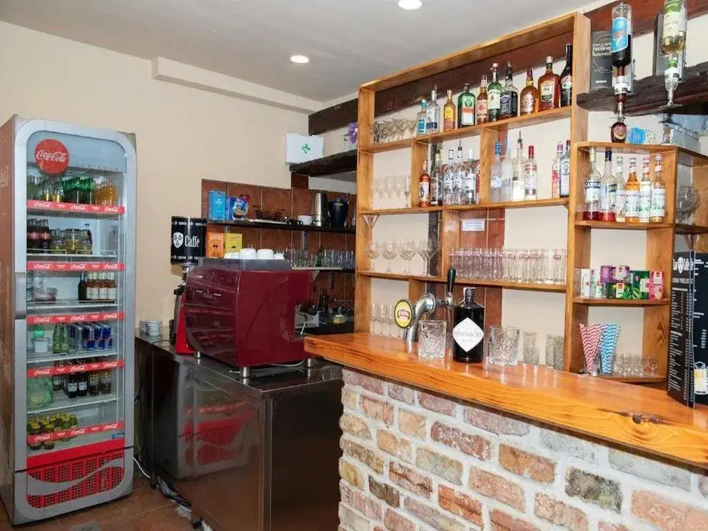 Lav Hostel & Café