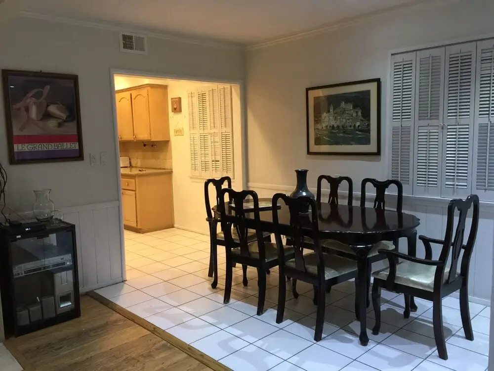 Lovely 2 Bedroom Home with Pool