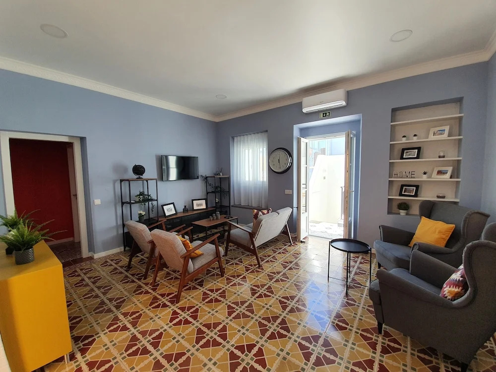 Inn Faro - Casa Amarela - Guest House