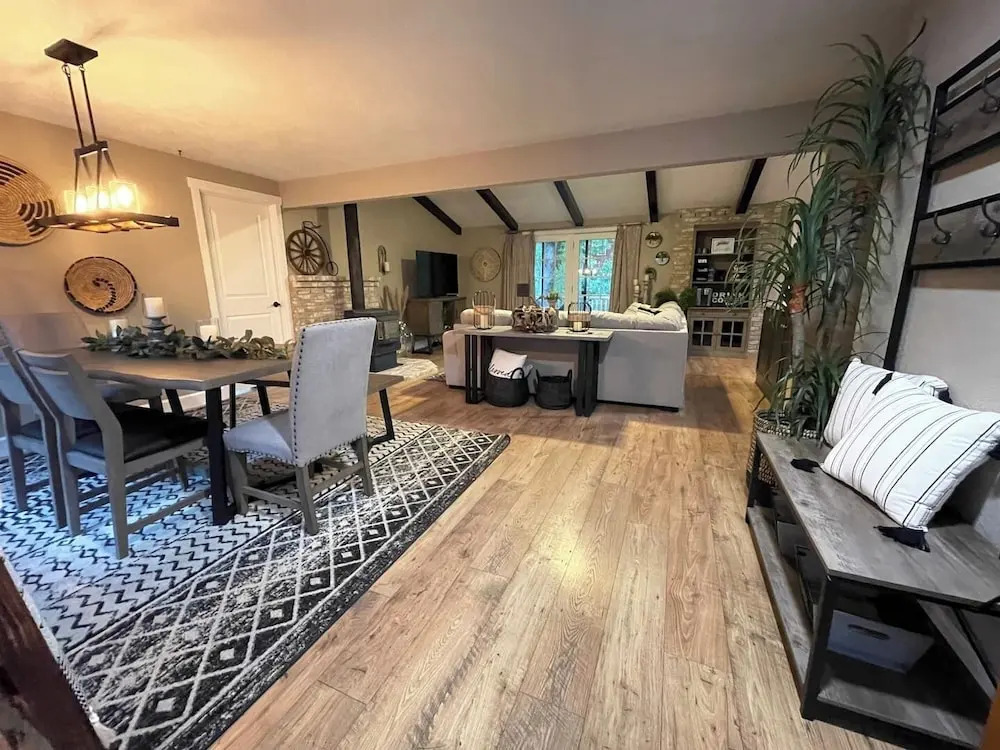 Jacksonville Creekside Inn