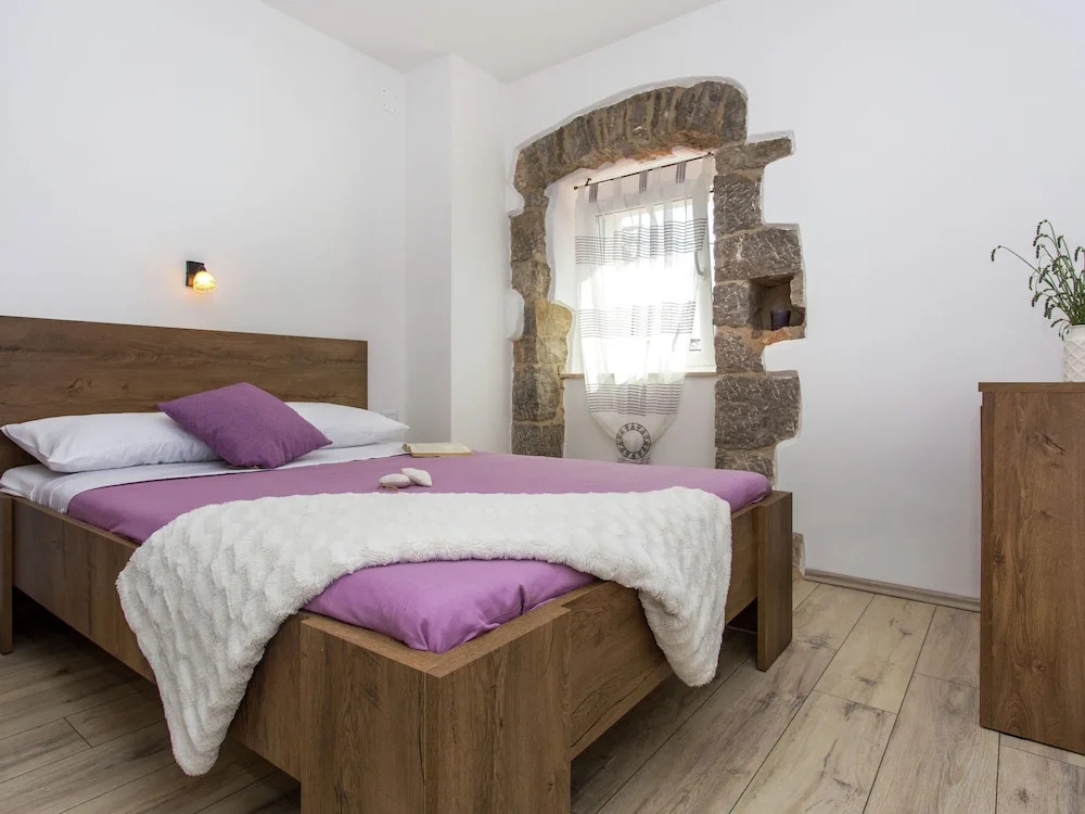 Stylish Villa in Milohnici With Private Terrace
