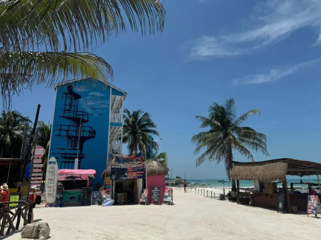 El Faro Beach Front by ÓOL Hotels