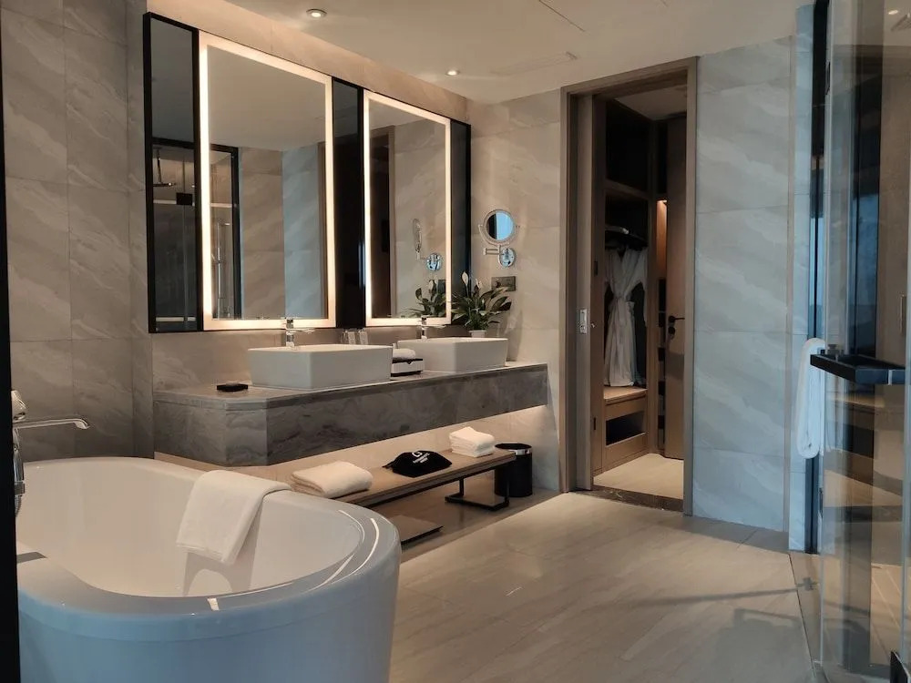 voco Shanghai Hongqiao Hub by IHG