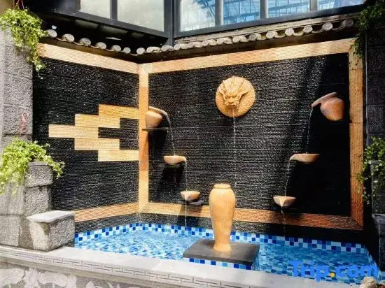 Shangri La Zhuogelinka Homestay