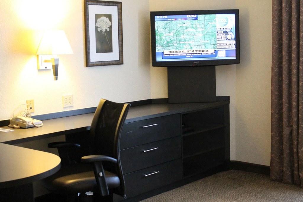 MainStay Suites - Wichita NE