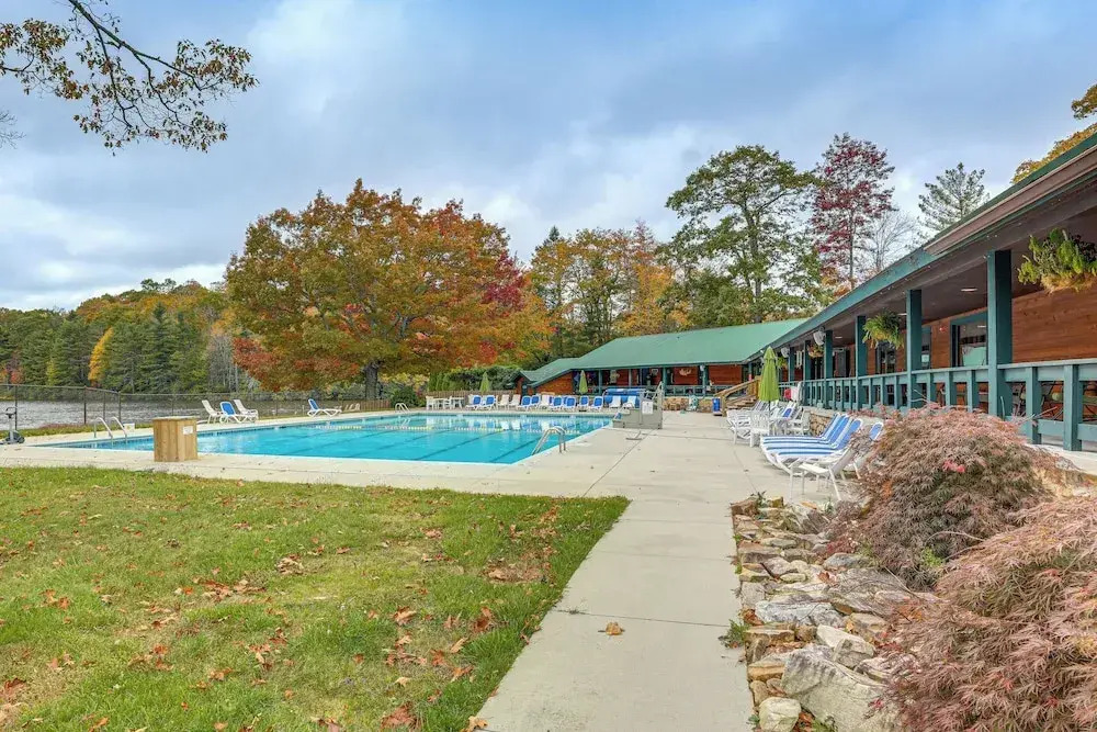 Woodland Gem w/ Pool Access: Linville Land Harbor