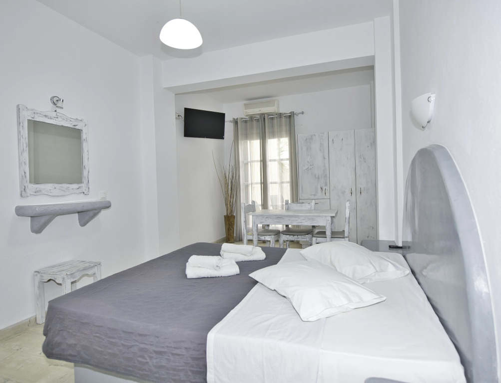 Ira Apartments