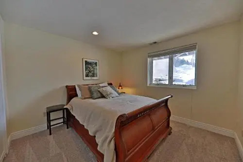 461 Balsh Home