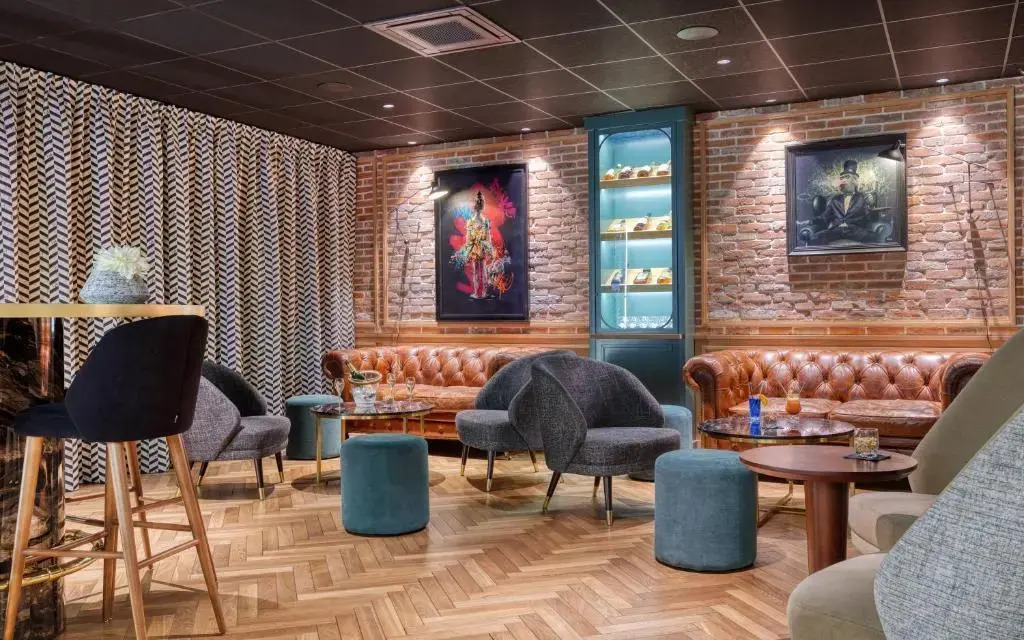 Brit Hotel Les Voyageurs