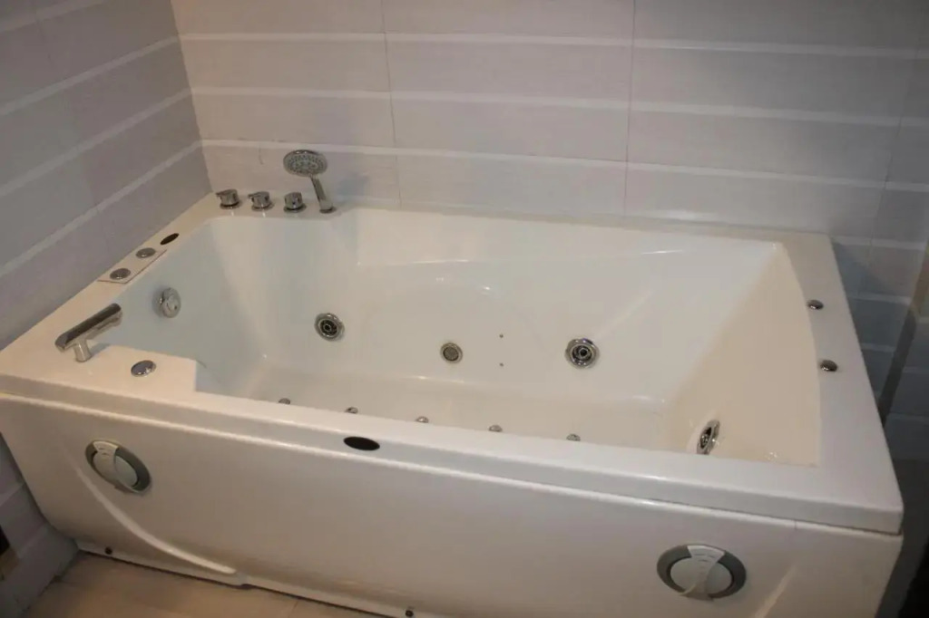 FabHotel Prime Bellmont