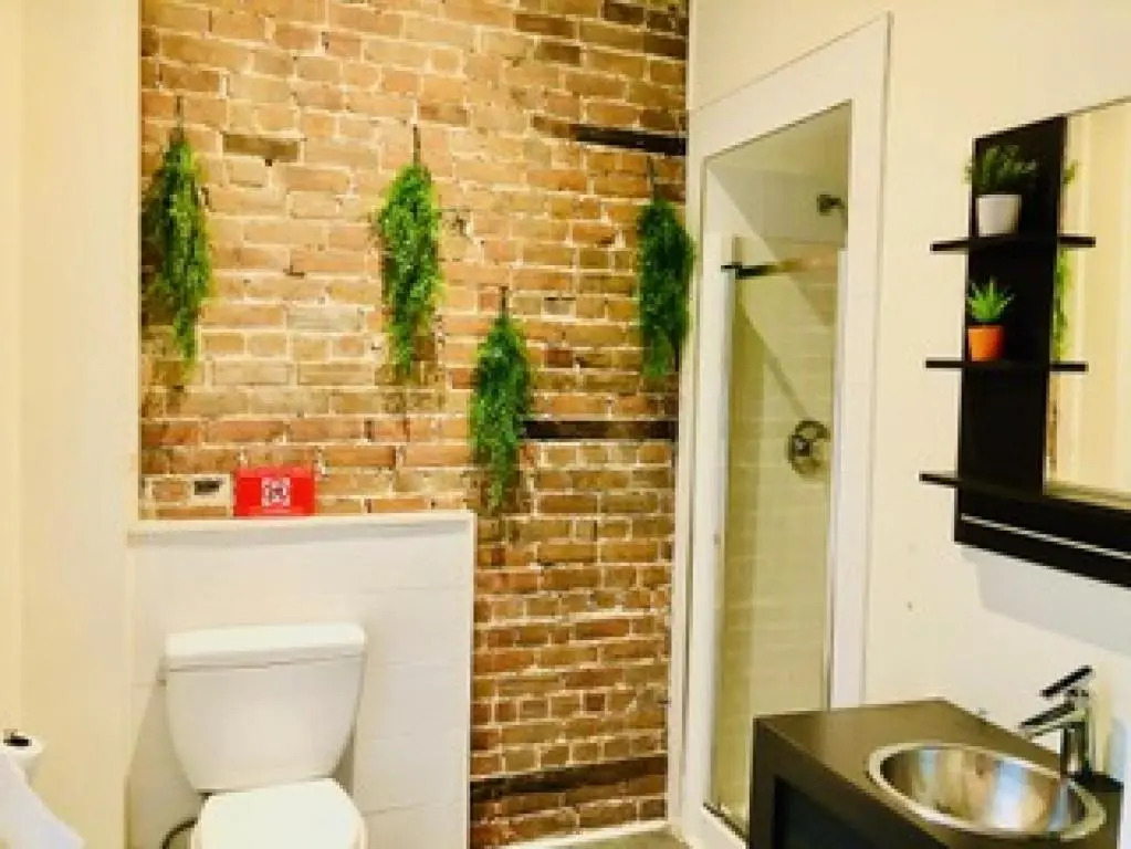 3-Bedroom Apartment on Montreal’s St-Denis Street