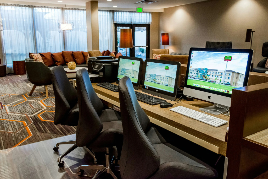 Courtyard by Marriott Lafayette