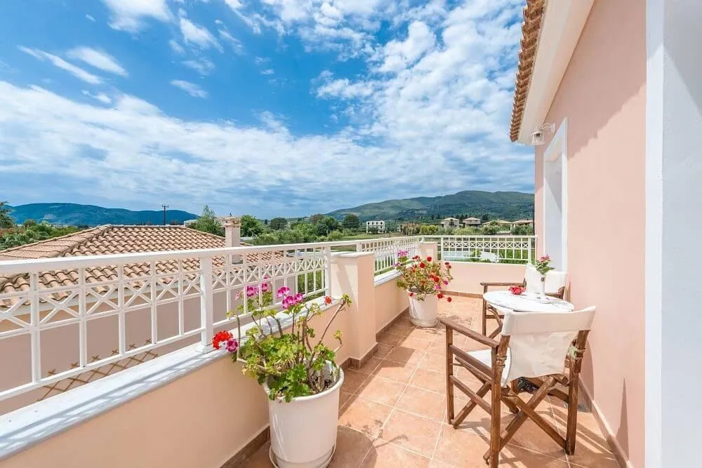 Lorenzo Villas with Private Pool, 200m from the beach, by ZanteWize