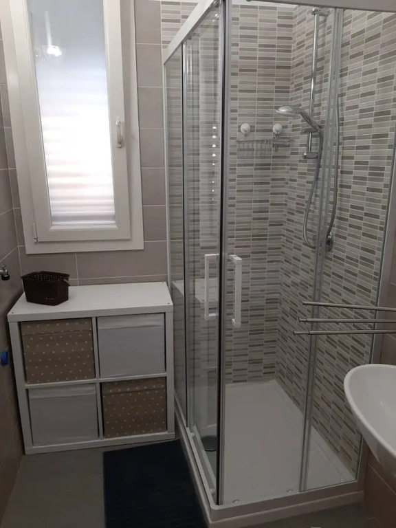 Two-story House in the City -climatized - Wifi