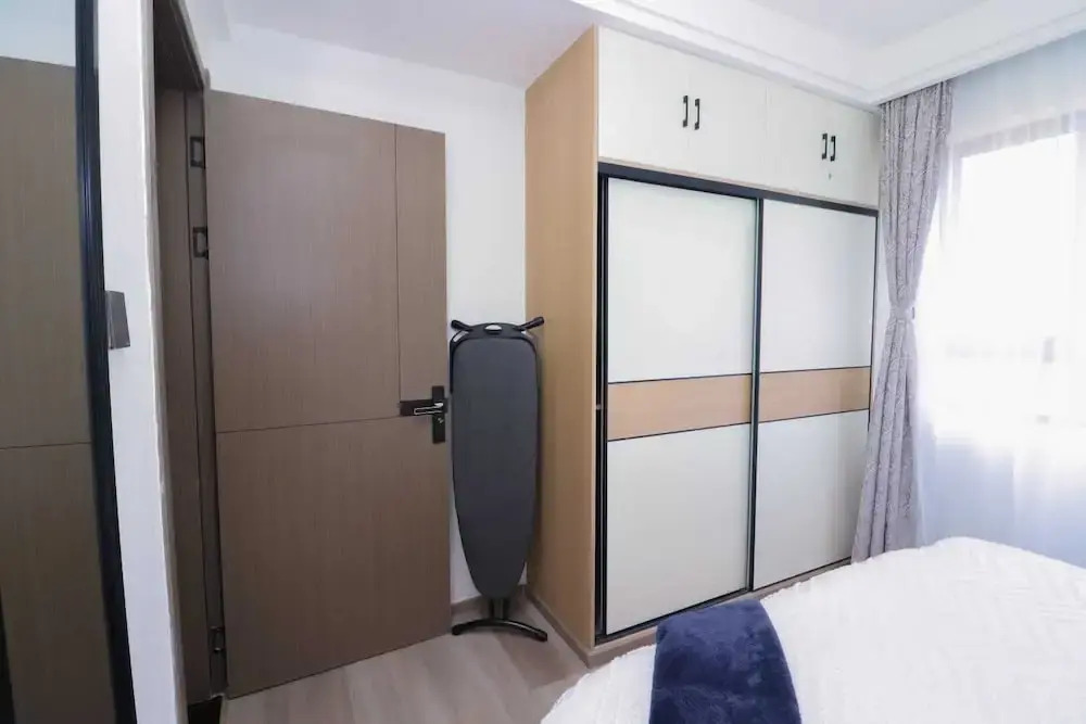Lux Suites City Oasis Apartments