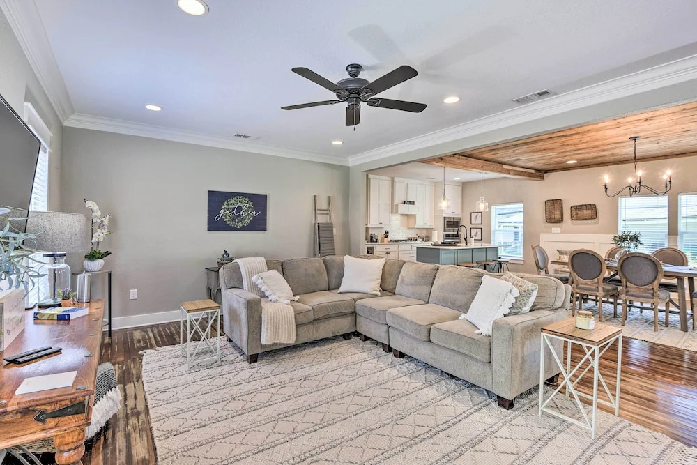 Historic + Fully Renovated Waxahachie Home!