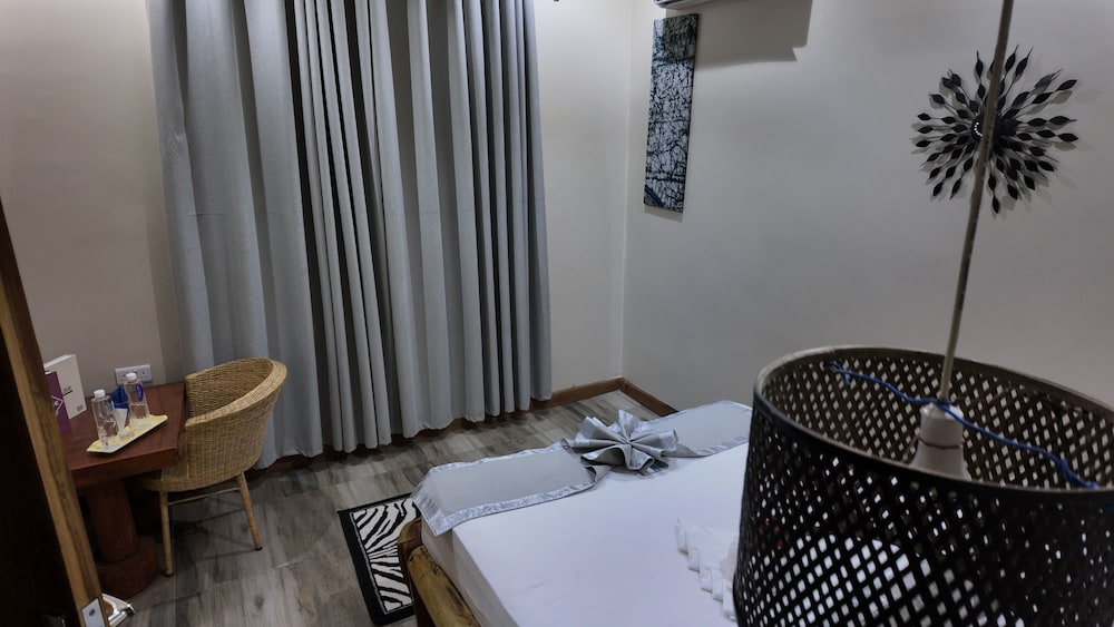 Apao Village & Resort Lodge