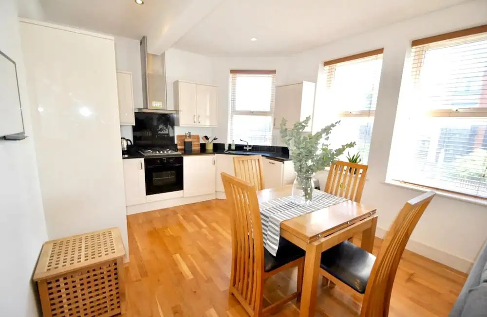 Apartment With 2 Bedrooms in Greater London, With Wifi