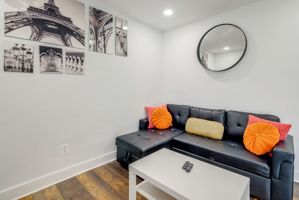 Fire Pit & Yard! Modern DC Unit Near H Street