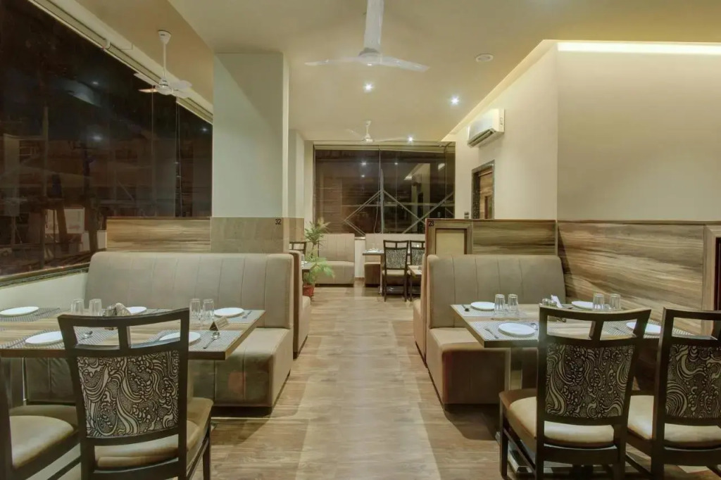 Oyo 23602 Laxman Residency