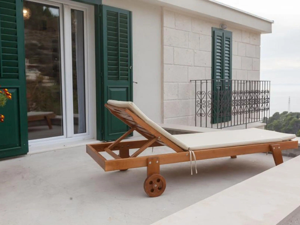 Luxurious Holiday Home in Makarska with Hot Tub