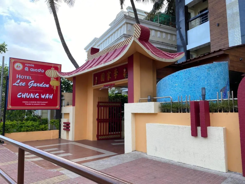Hotel Lee Garden Near to Blue Flag Beach 500 Mtrs