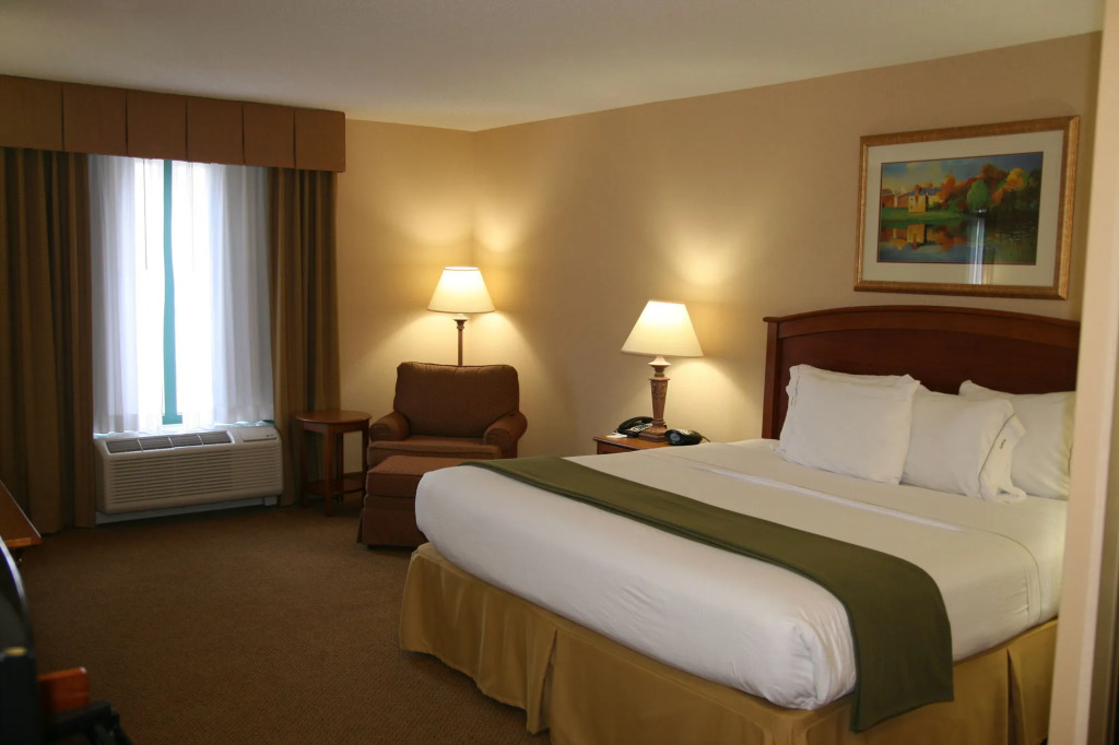 Holiday Inn Express & Suites Florence I-95 & I-20 Civic Ctr by IHG