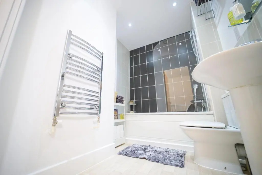 3 bedroom house in Birmingham City centre - Sleeps 6 (Netflix included)