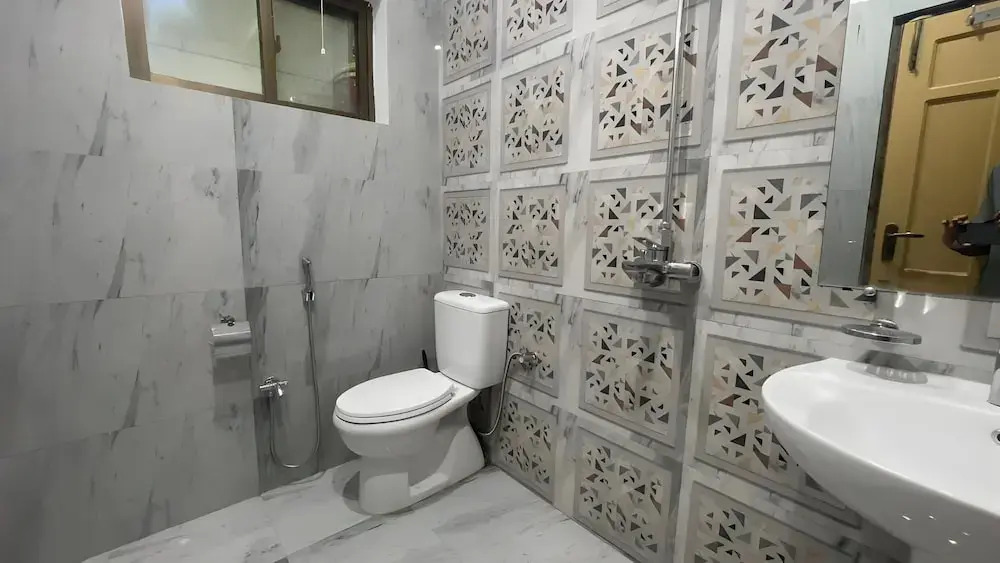 Midways Guest House and Hotels