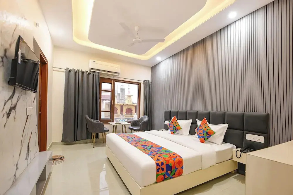 Fabhotel Regal