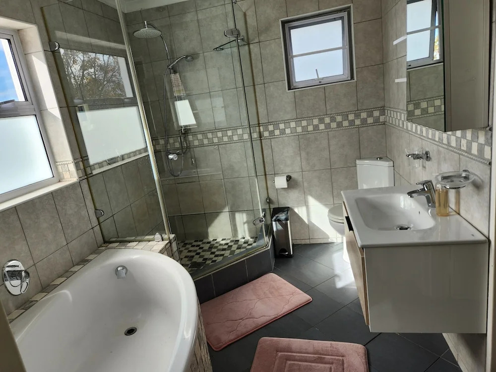Charming fully fitted double storey Cottage near Constantia Village
