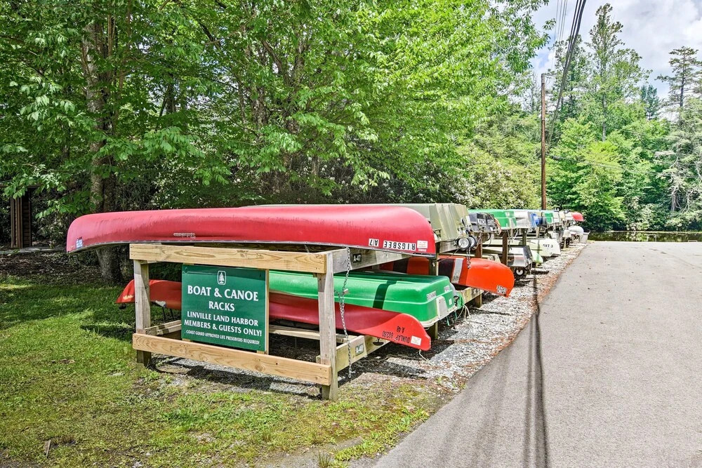 Peaceful Newland Family Cottage w/ 2 Decks!
